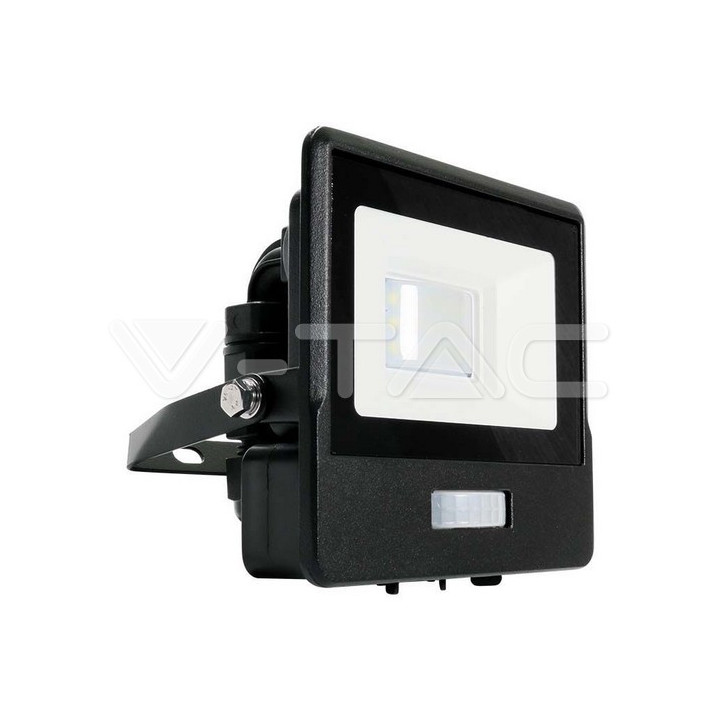 SKU20257 ref.+senz. 10W 735lm čierna